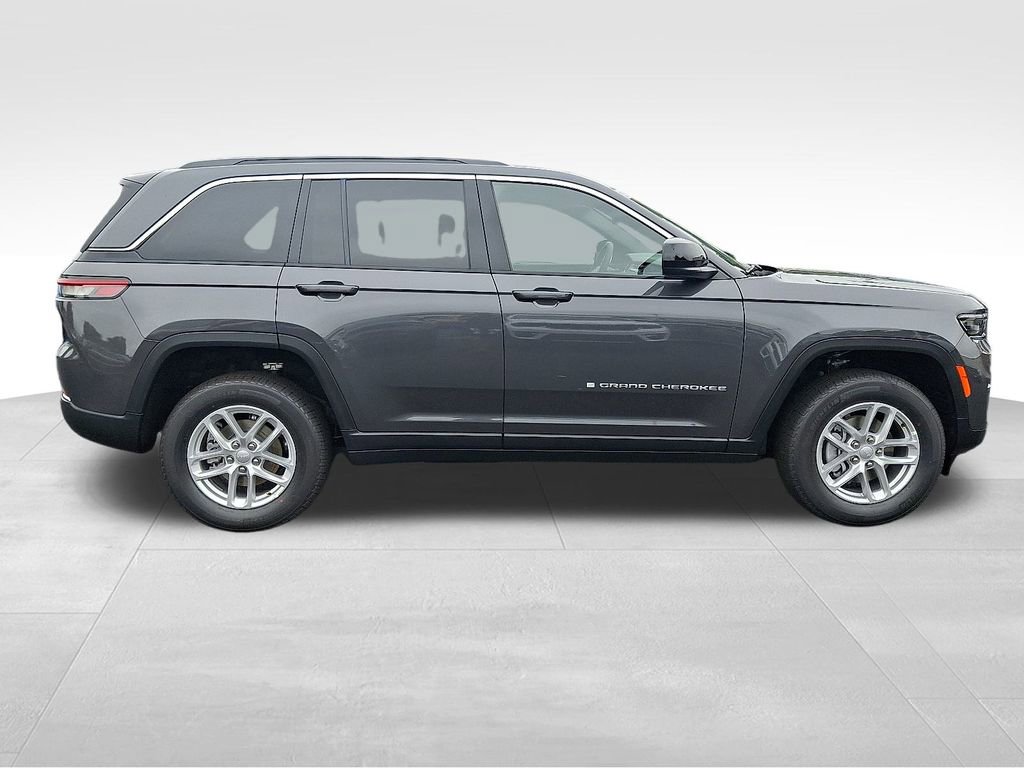 New 2025 Jeep Grand Cherokee Laredo X image 8