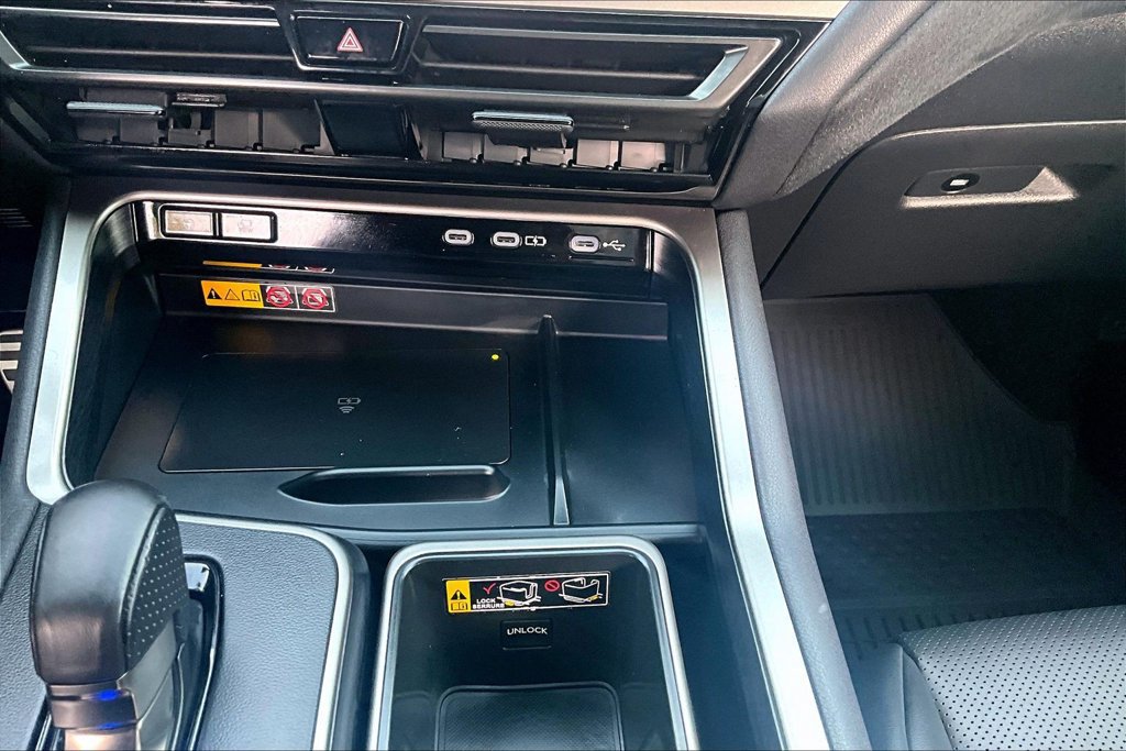 Used 2025 Lexus TX 500h AWD w/ Technology Package image 34