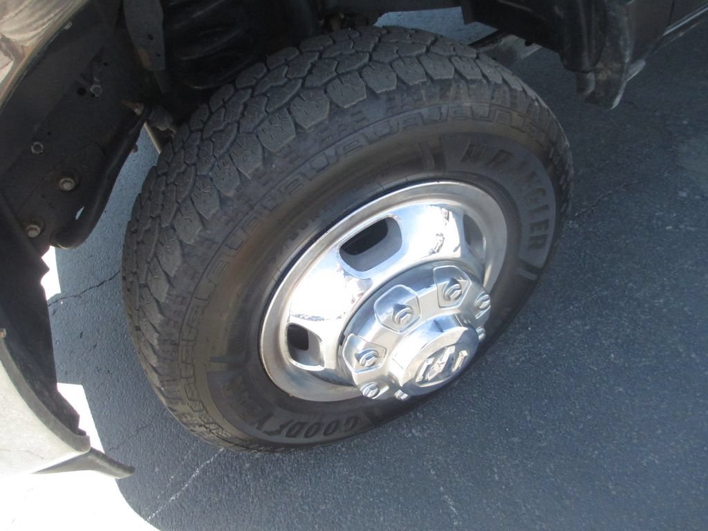 Used 2024 RAM 3500 Tradesman w/ Chrome Appearance Group AWD/4WD image 14