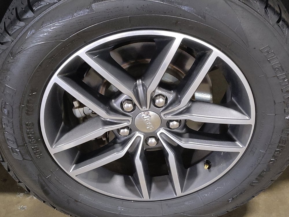 Used 2018 Jeep Grand Cherokee Limited image 31