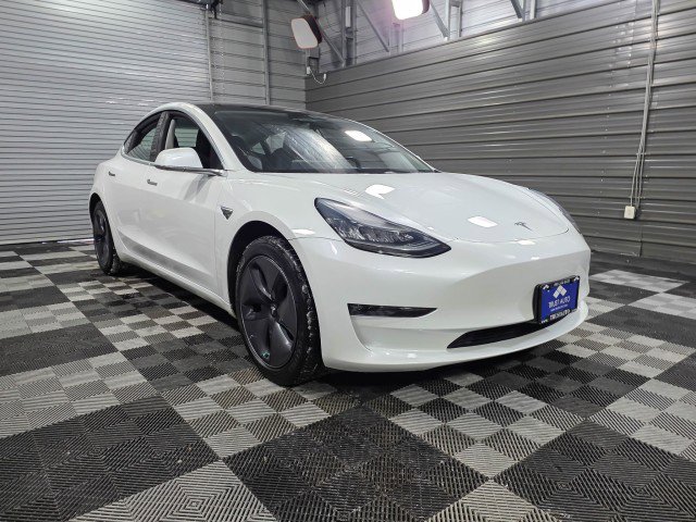 Used 2019 Tesla Model 3 Standard Range Plus image 4