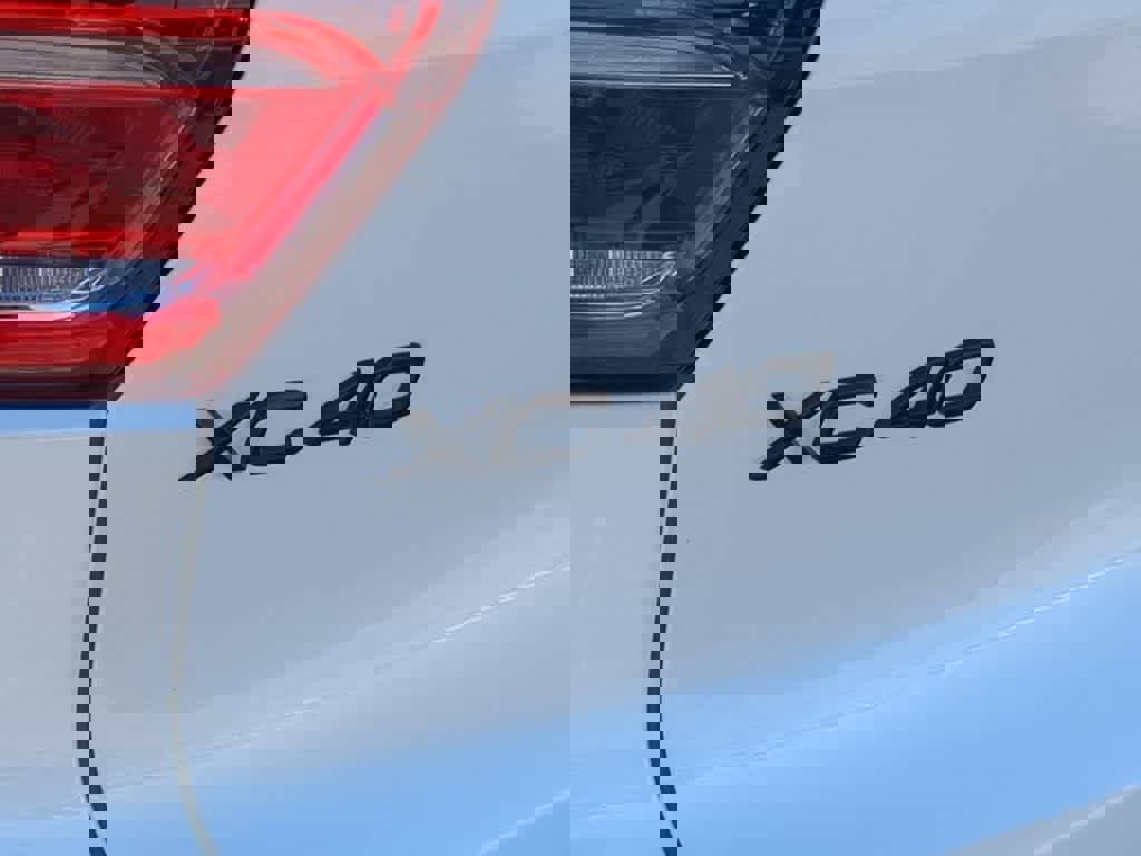 Used 2026 Volvo XC40 B5 Ultra w/ Climate Package image 12