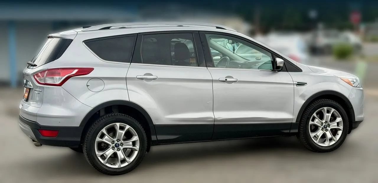 Used 2014 Ford Escape Titanium w/ Equipment Group 401A AWD/4WD image 8