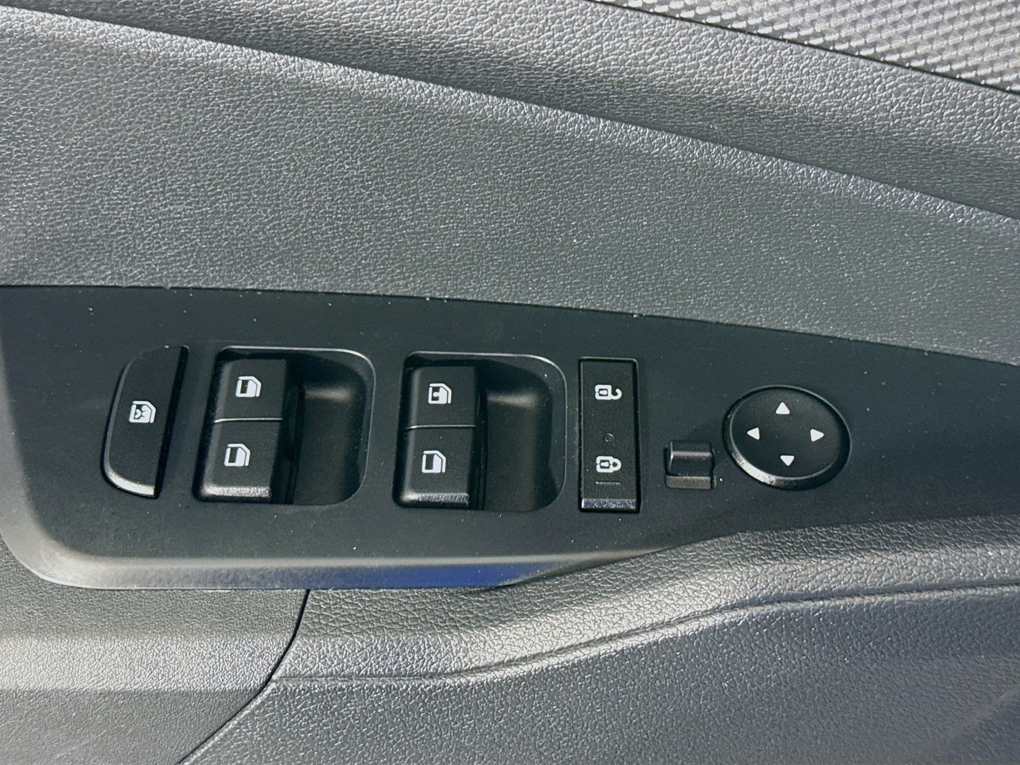 Used 2024 Kia Sportage LX FWD image 23