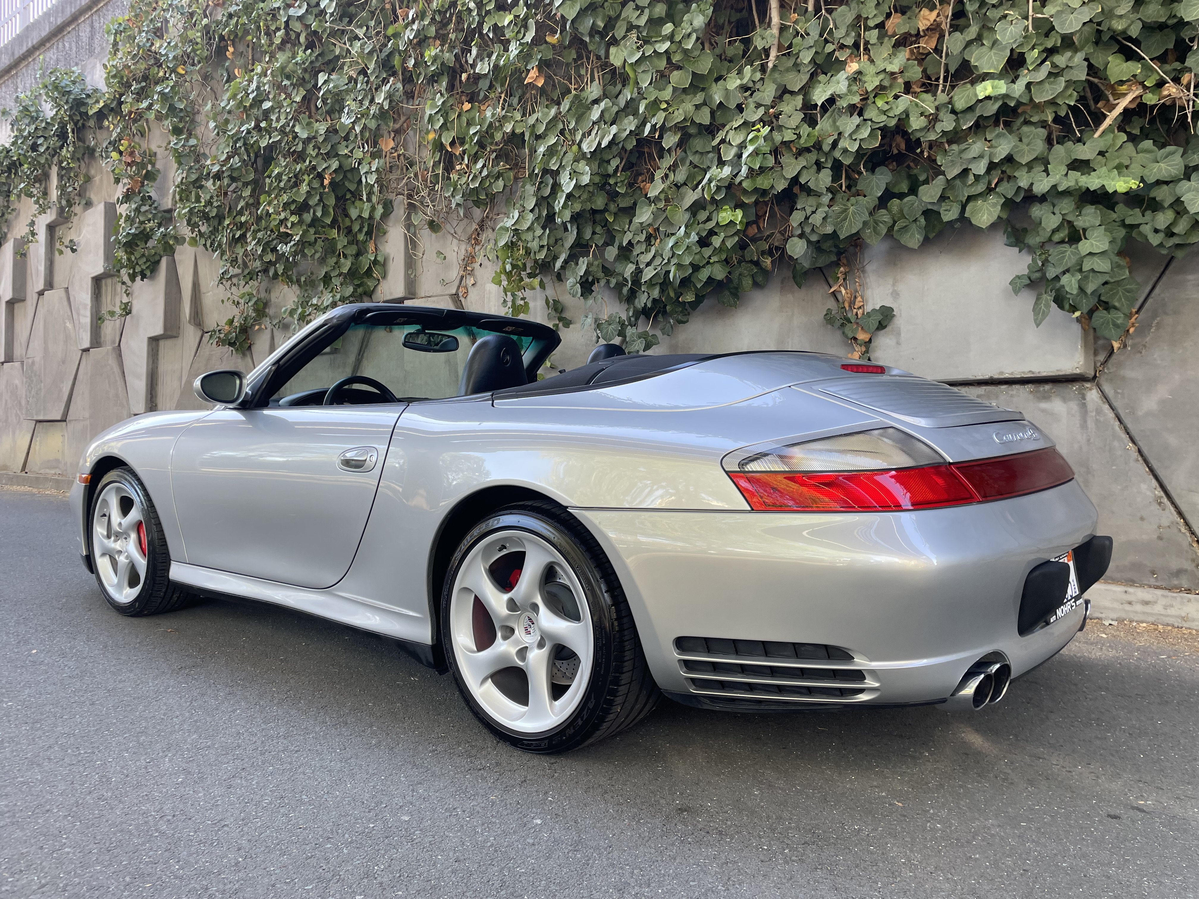 Used 2004 Porsche 911 Carrera 4S AWD/4WD image 3