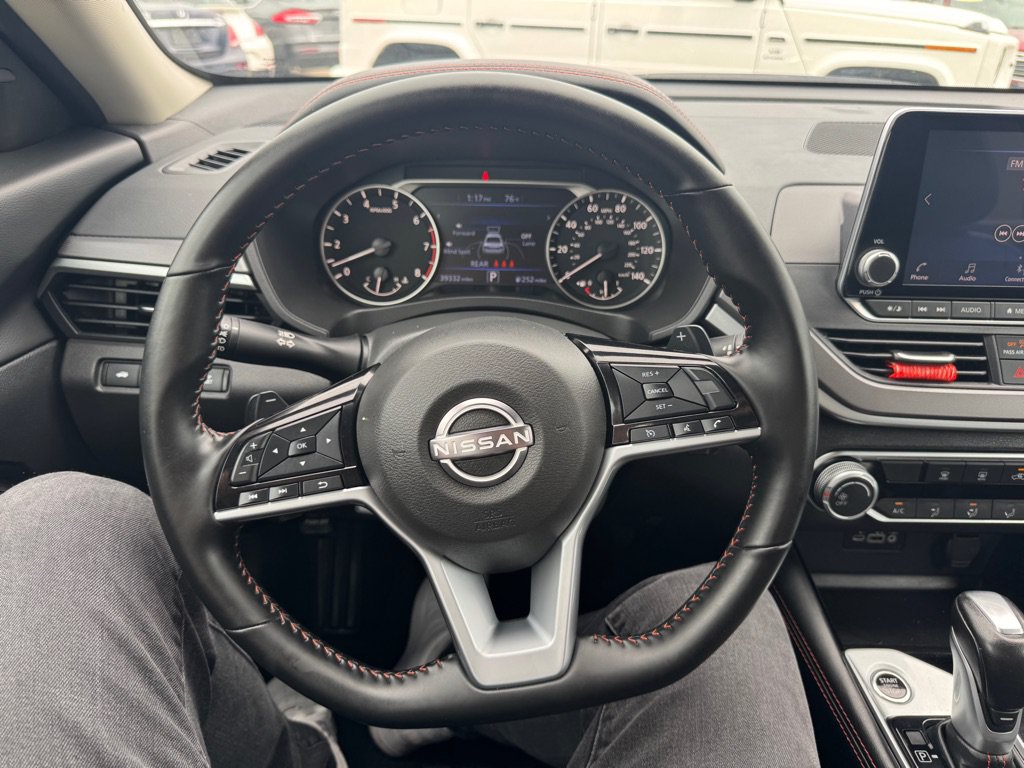 Used 2025 Nissan Altima 2.5 SR FWD image 27