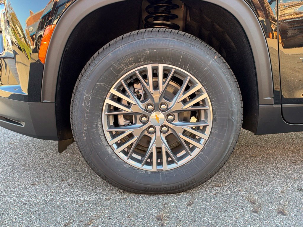 New 2027 Chevrolet Traverse LT w/ Driver Confidence Package AWD/4WD image 12