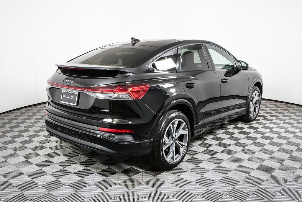 Certified 2023 Audi Q4 e-tron Prestige w/ Black Optic Package image 3