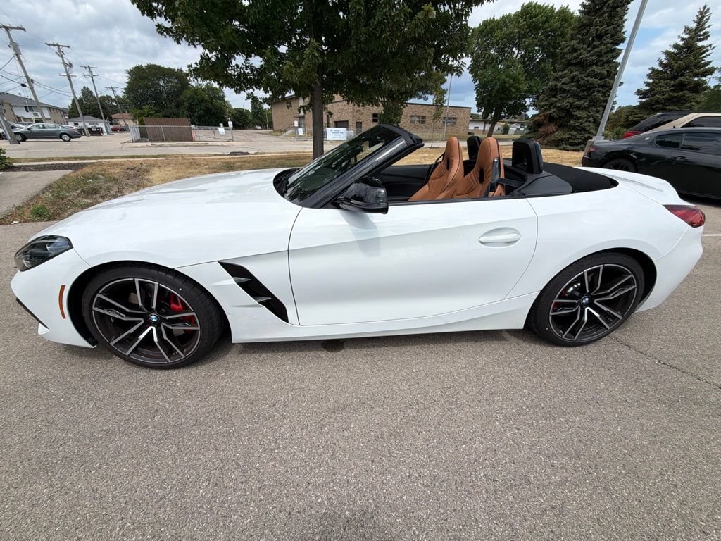 Used 2025 BMW Z4 M40i w/ Edition RWD image 7