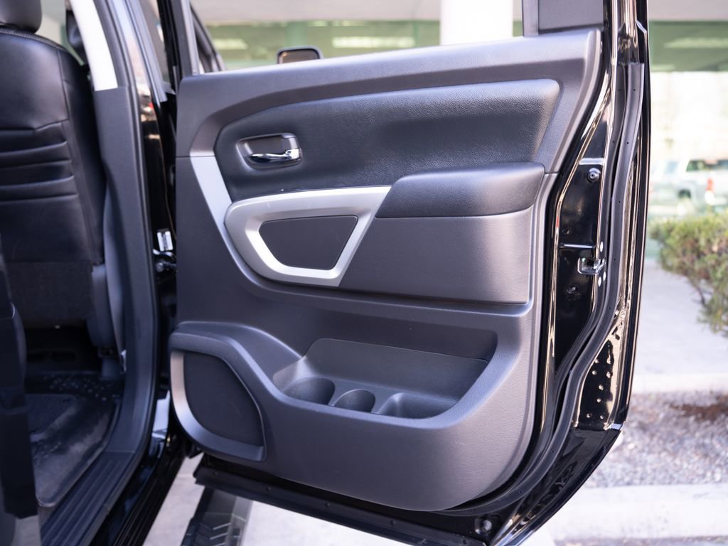 Used 2023 Nissan Titan SV w/ SV Convenience Package image 23