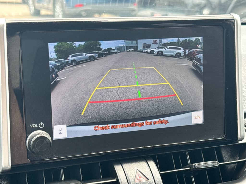 Used 2025 Toyota RAV4 XLE AWD/4WD image 23