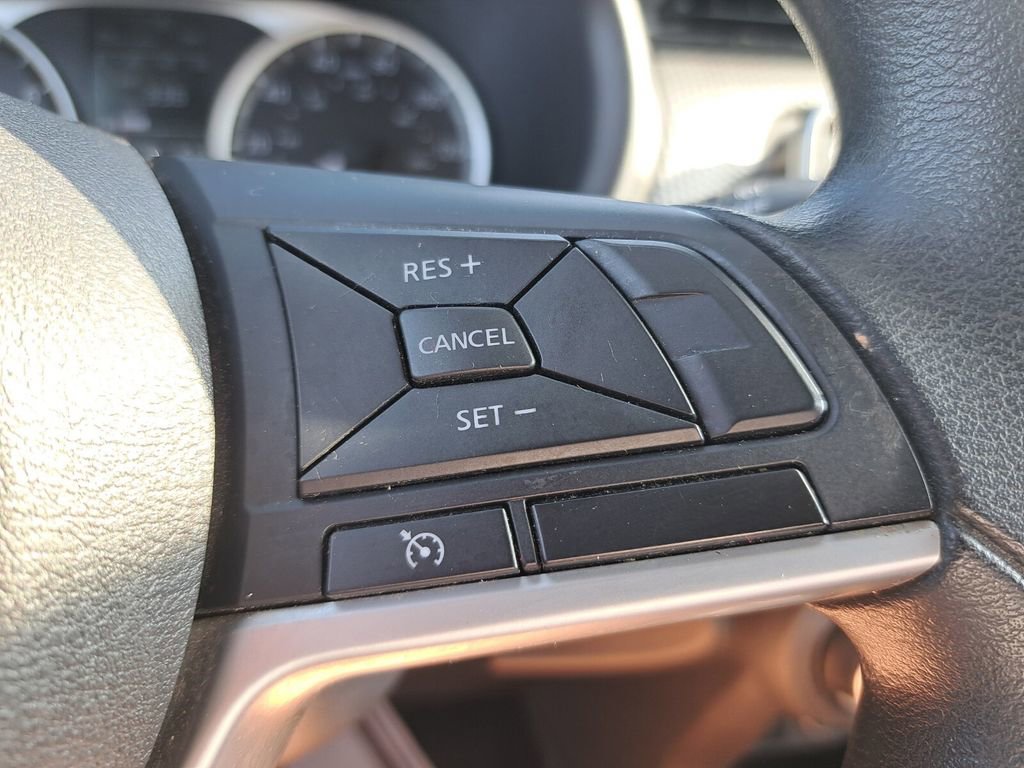 Used 2019 Nissan Kicks S image 12