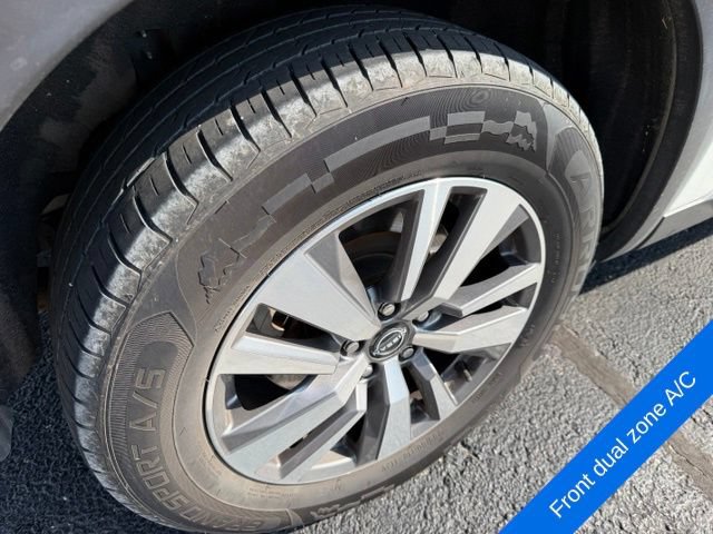Used 2023 Nissan Pathfinder SL FWD image 6