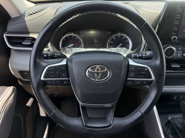 Used 2022 Toyota Highlander XLE FWD image 13