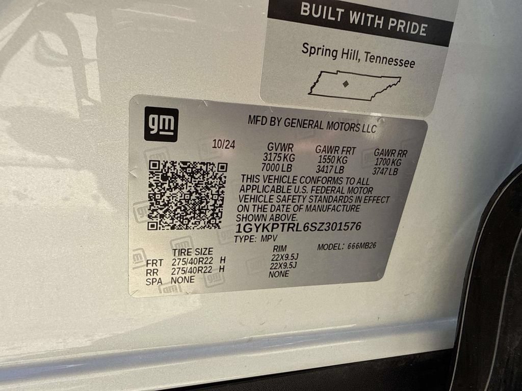 Certified 2025 Cadillac Lyriq Luxury w/ LPO, Floor Liner Package AWD/4WD image 20