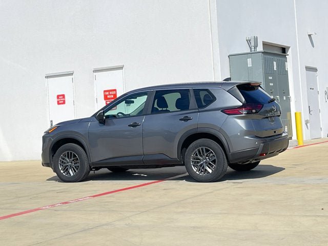 Used 2024 Nissan Rogue S FWD image 4