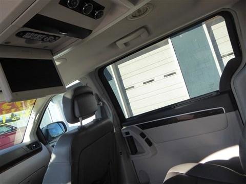 Used 2014 Volkswagen Routan SEL Premium image 15