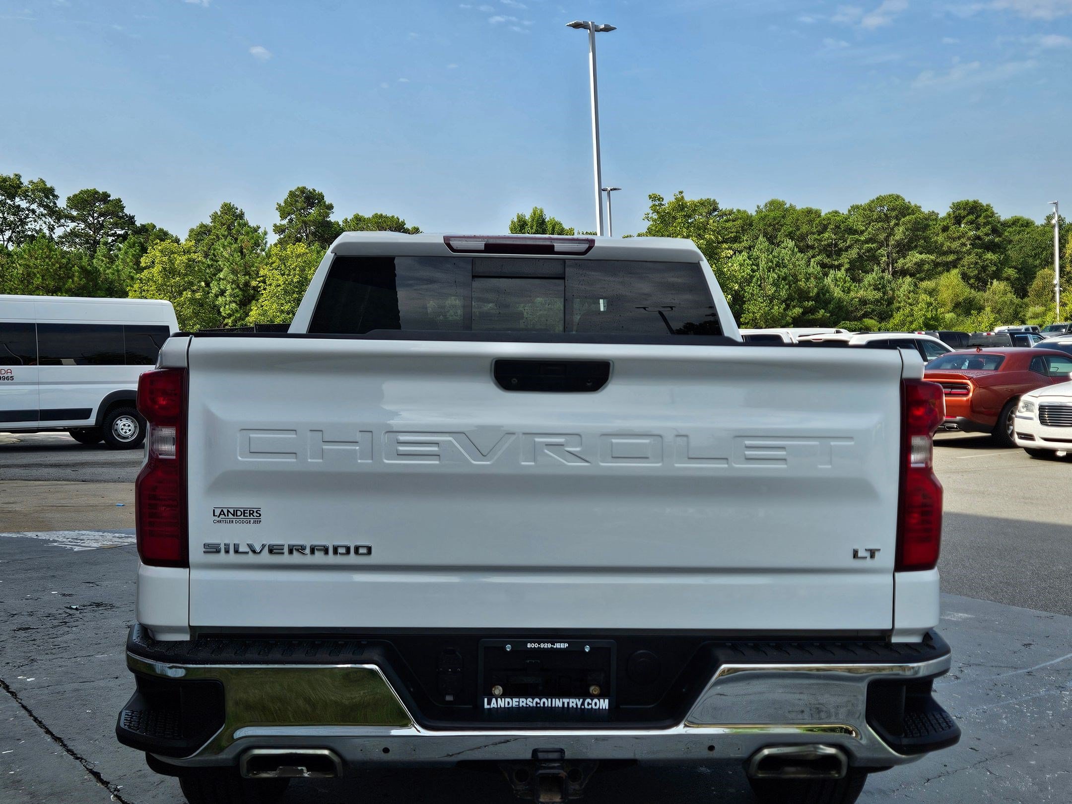 Used 2021 Chevrolet Silverado 1500 LT w/ Z71 Off-Road Package AWD/4WD image 6
