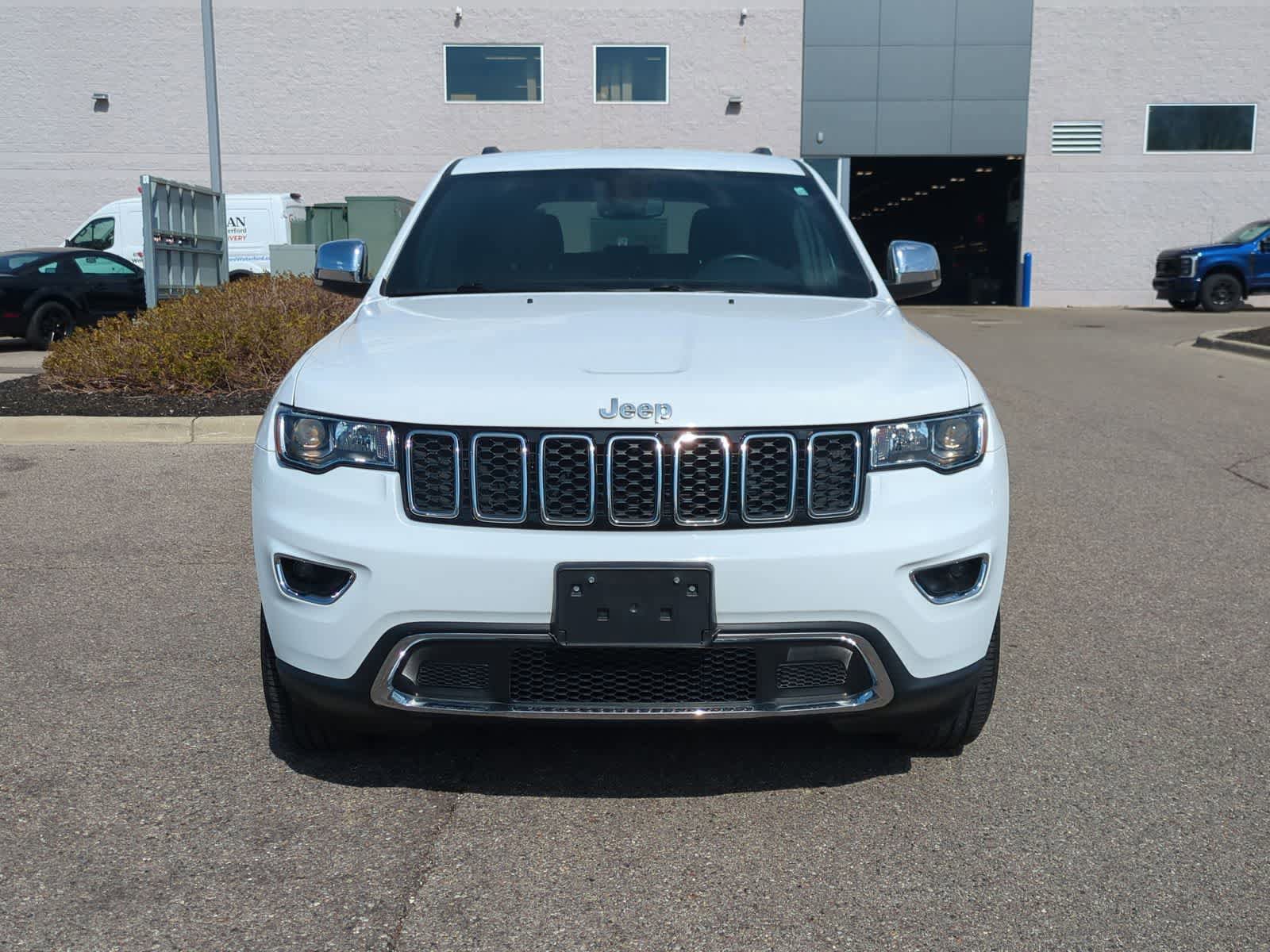 Used 2019 Jeep Grand Cherokee Limited AWD/4WD image 3