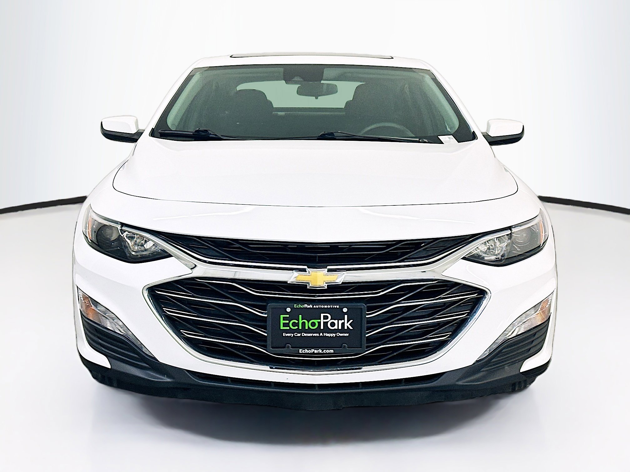 Used 2024 Chevrolet Malibu LT FWD image 2