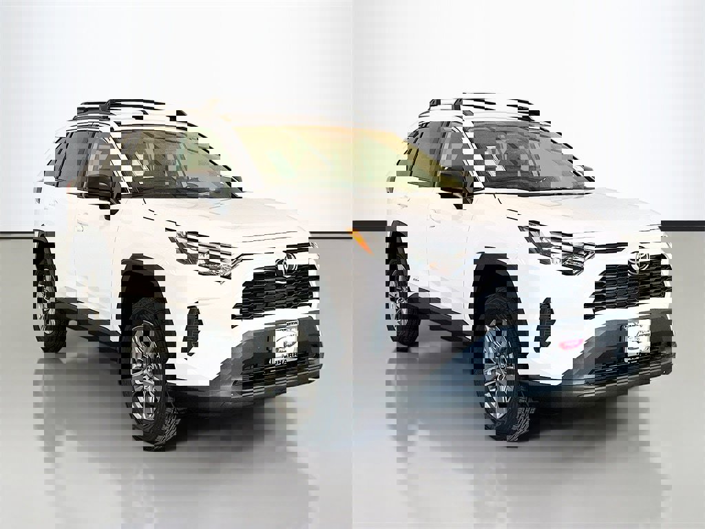 New 2025 Toyota RAV4 LE image 3