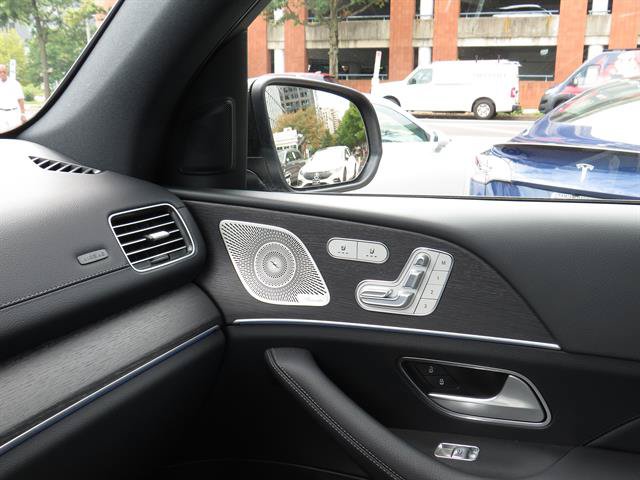 Used 2025 Mercedes-Benz GLS 450 4MATIC image 15