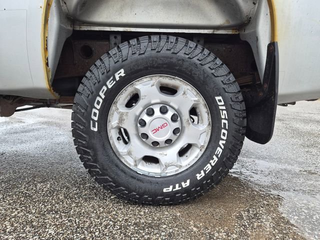 Used 2010 GMC Sierra 2500 SLE w/ SLE Preferred Package image 9