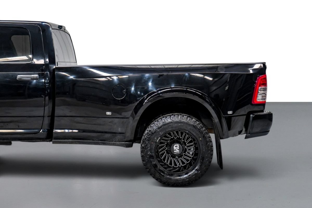Used 2023 RAM 3500 Tradesman w/ Chrome Appearance Group AWD/4WD image 12