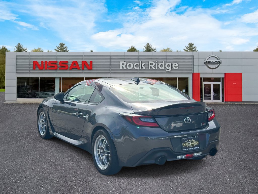 Used 2022 Toyota GR86 Premium w/ ALL Weather Mat Package (TMS) RWD image 4