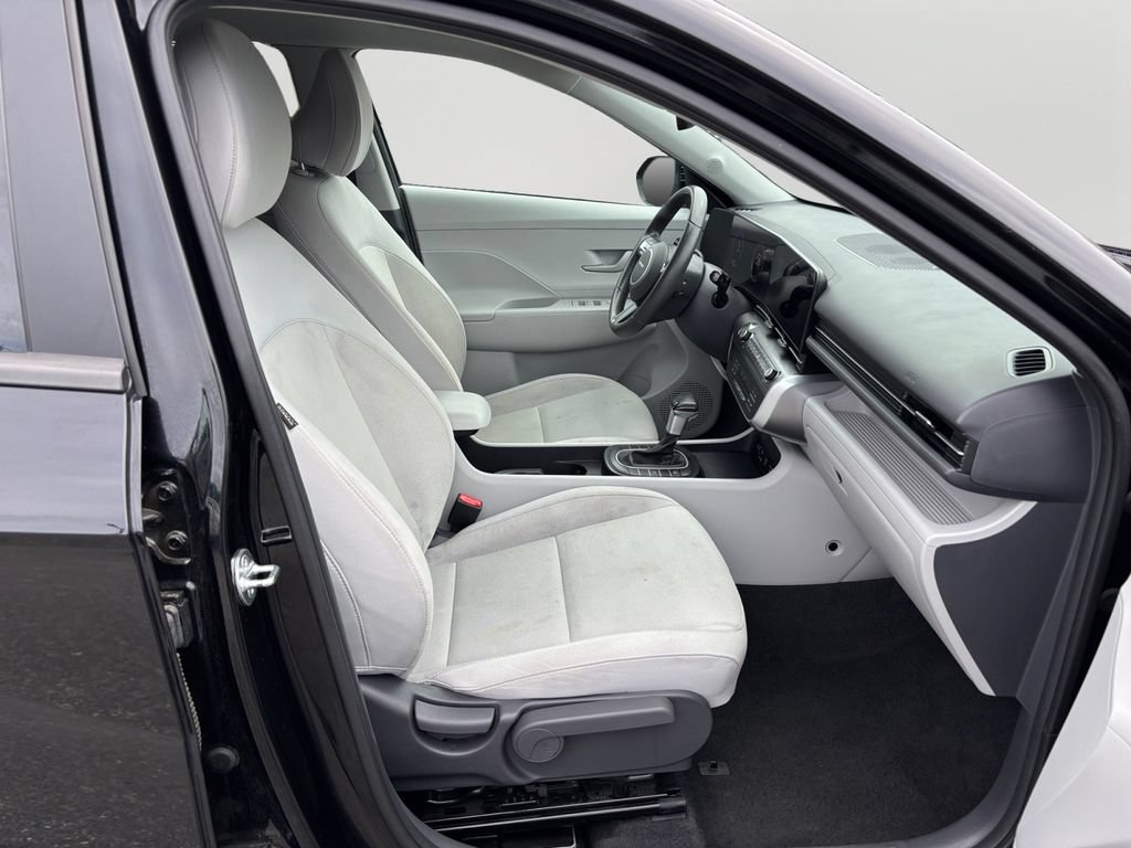 Used 2024 Hyundai Kona SEL FWD image 12