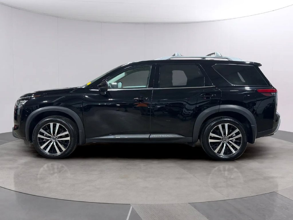 Used 2025 Nissan Pathfinder Platinum AWD/4WD image 6