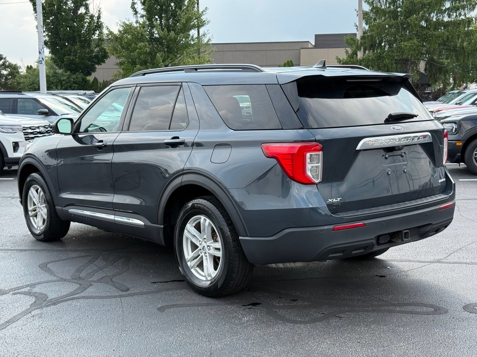 Used 2024 Ford Explorer XLT w/ Class IV Trailer Tow Package AWD/4WD image 6