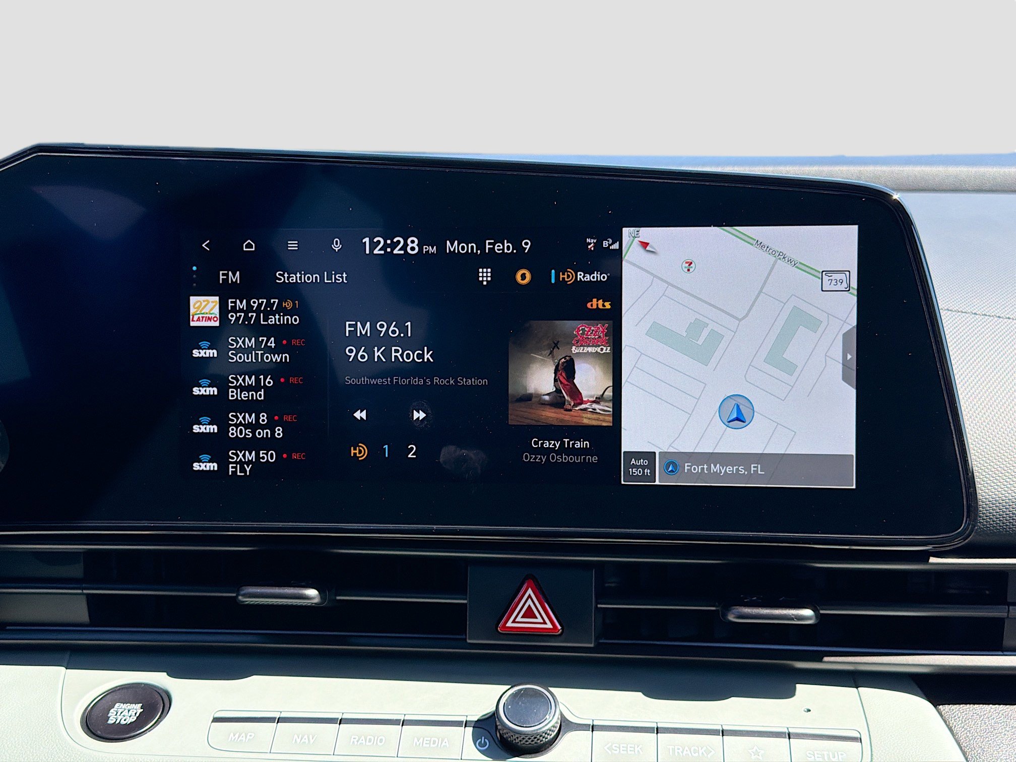 Used 2025 Hyundai Elantra Limited image 27