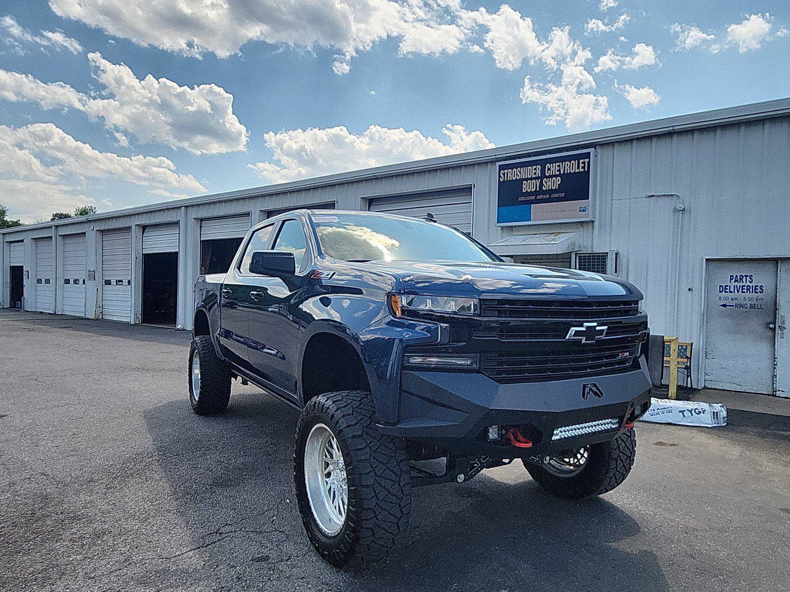Used 2021 Chevrolet Silverado 1500 LT Trail Boss w/ Bed Protection Package AWD/4WD image 7