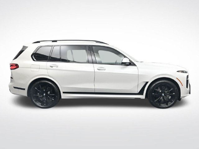 New 2027 BMW X7 xDrive40i w/ M Sport Package AWD/4WD image 3