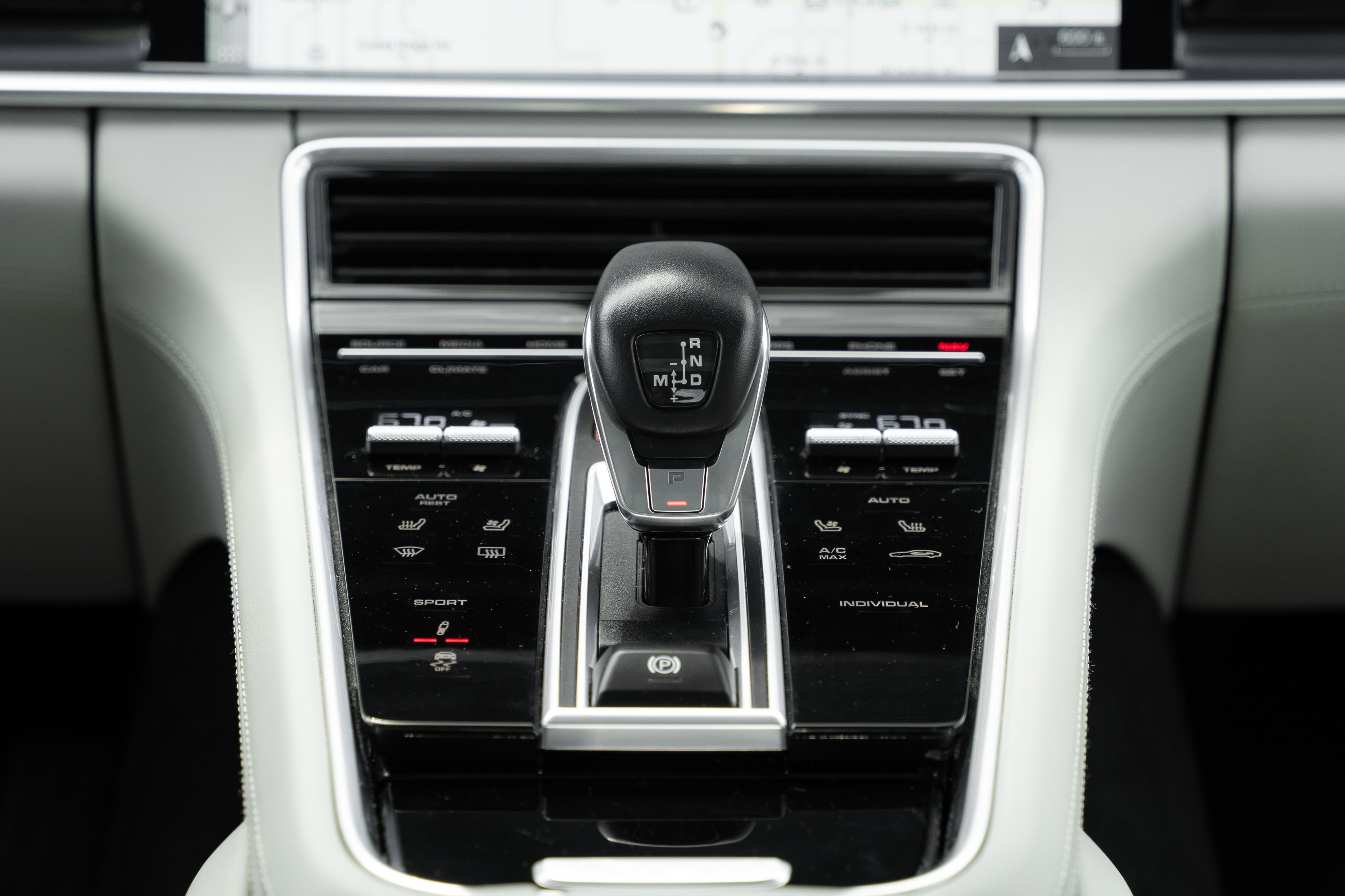 Used 2020 Porsche Panamera 4 AWD/4WD image 14