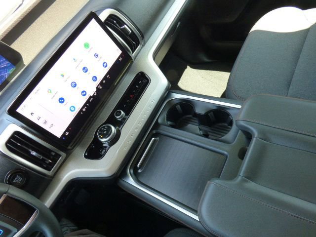Used 2025 Ford Expedition Active RWD image 31