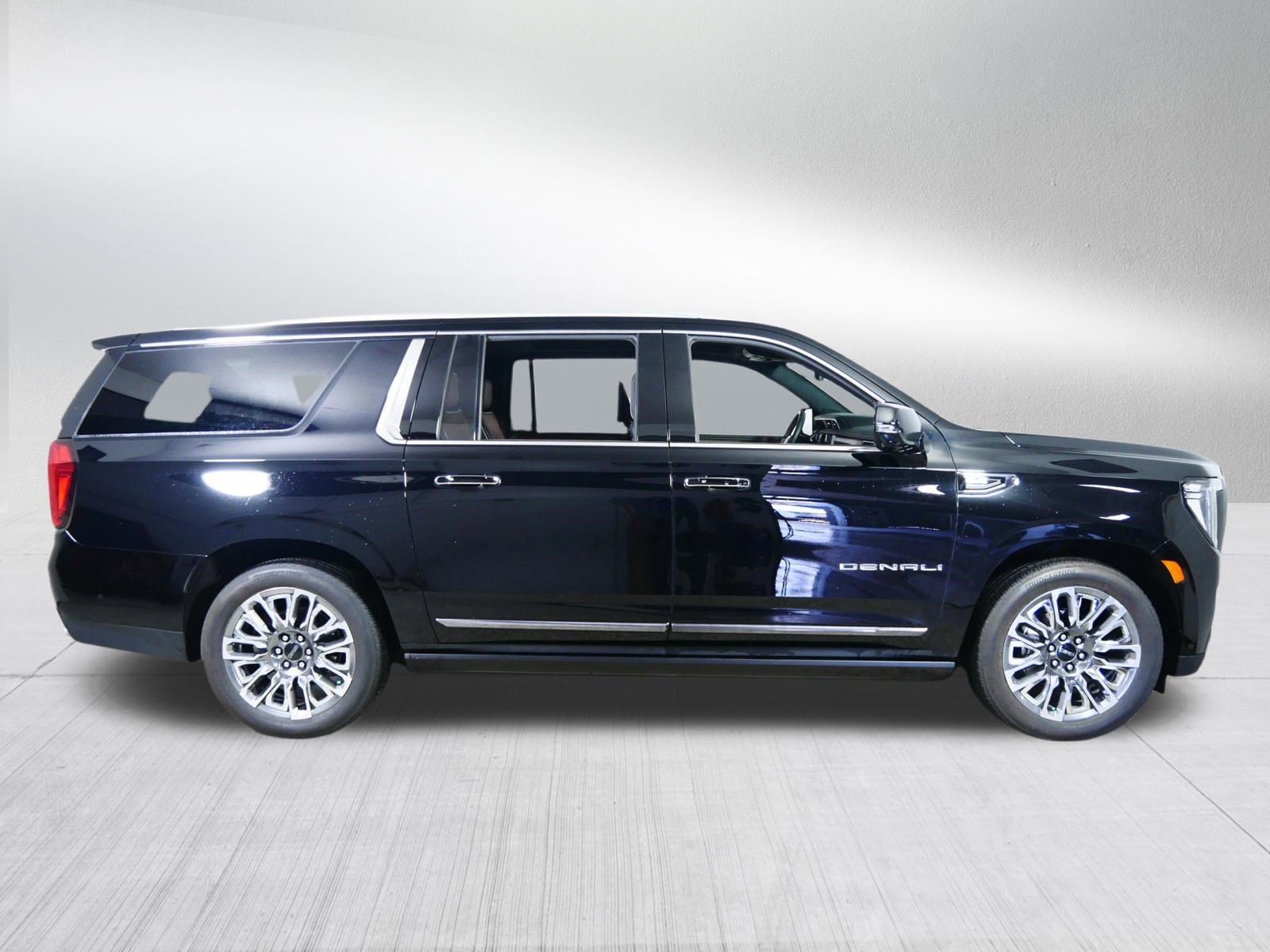 Used 2024 GMC Yukon XL Denali Ultimate image 8