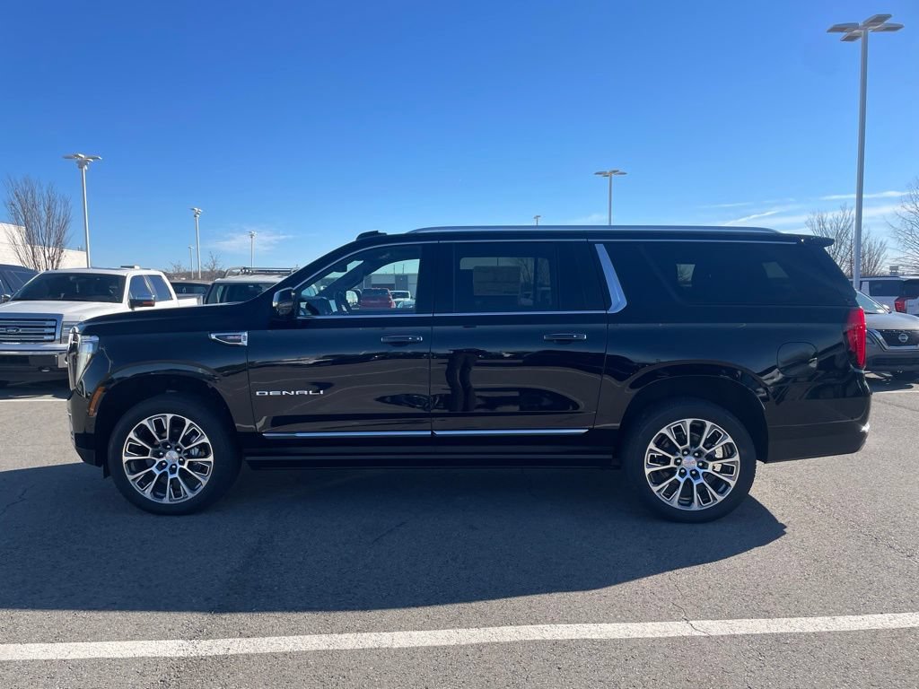 New 2026 GMC Yukon XL Denali w/ Sun & Power Step Package AWD/4WD image 4