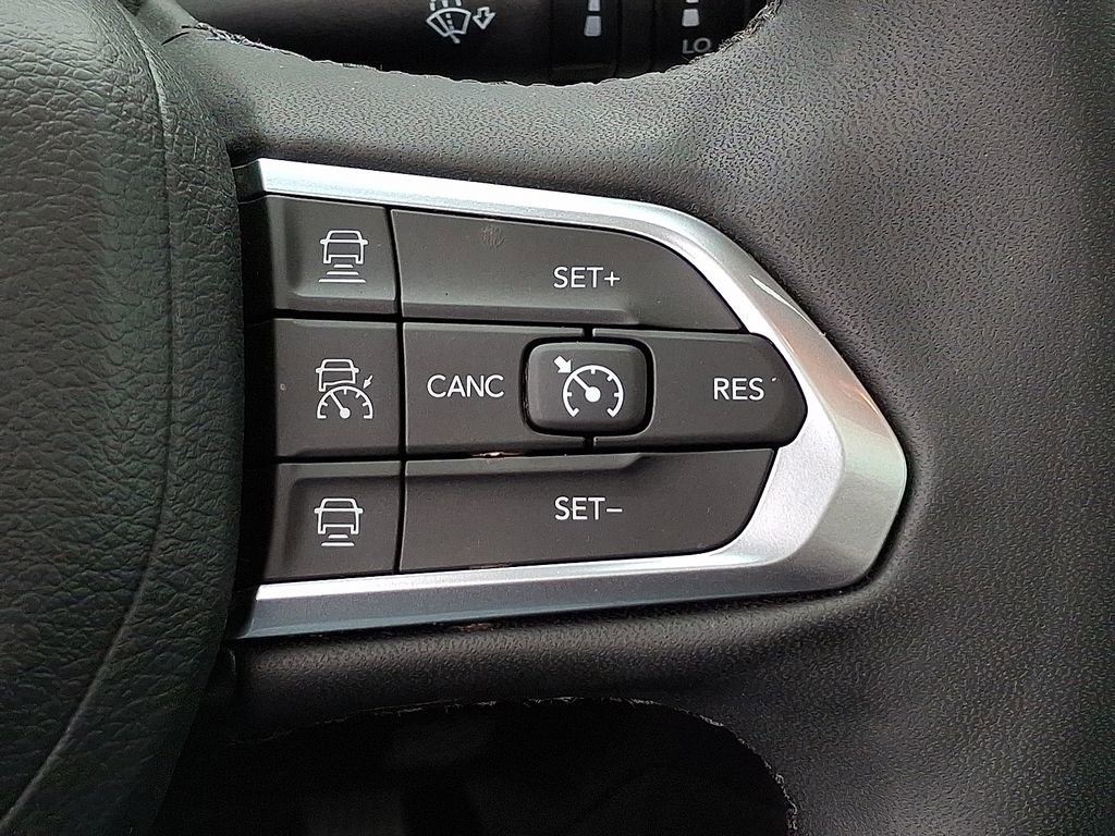 Used 2023 Jeep Compass Limited w/ Sun and Sound Group image 17