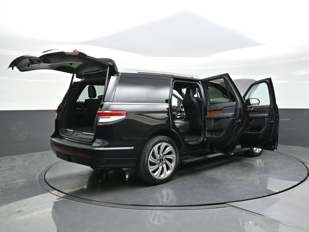 Used 2022 Lincoln Navigator Reserve AWD/4WD image 43
