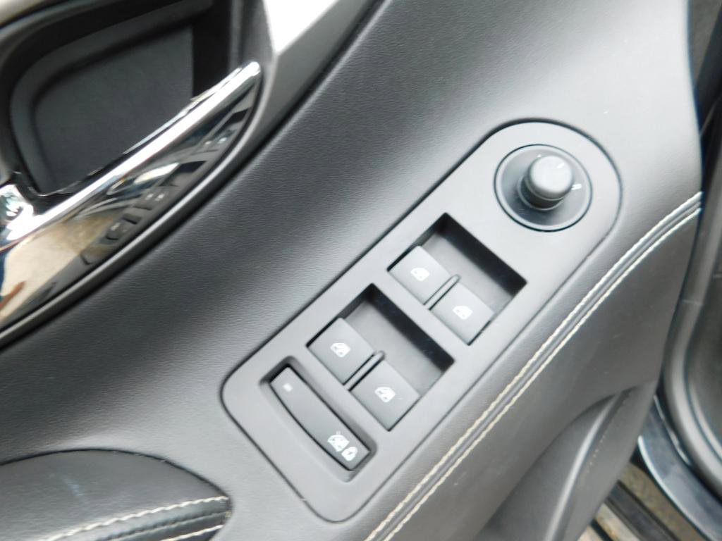 Used 2013 Buick LaCrosse Premium FWD image 9