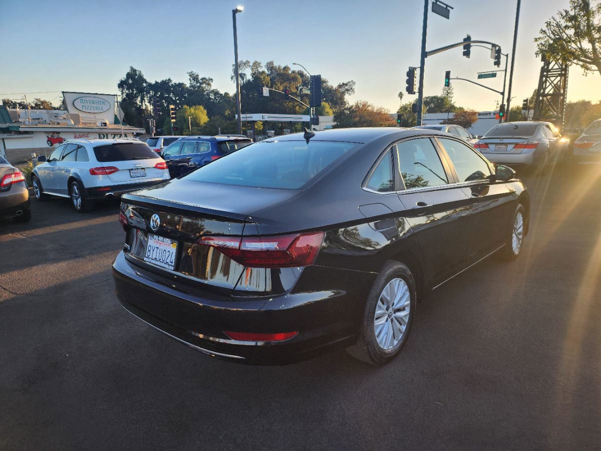 Used 2020 Volkswagen Jetta SE image 5
