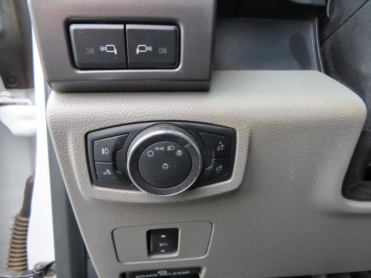 Used 2018 Ford F250 XLT w/ XLT Premium Package image 32