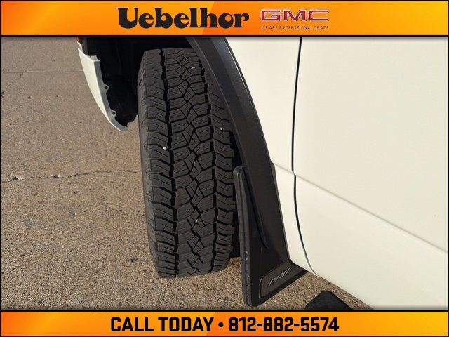 Used 2024 Nissan Titan PRO-4X image 20