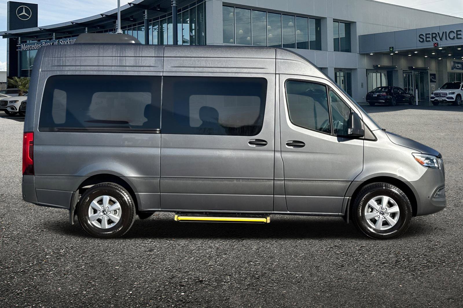 Used 2025 Mercedes-Benz Sprinter 2500 image 3