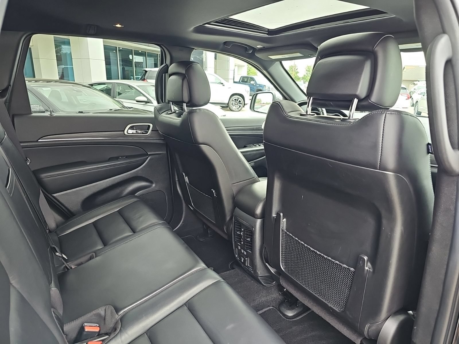 Used 2022 Jeep Grand Cherokee Limited AWD/4WD image 29