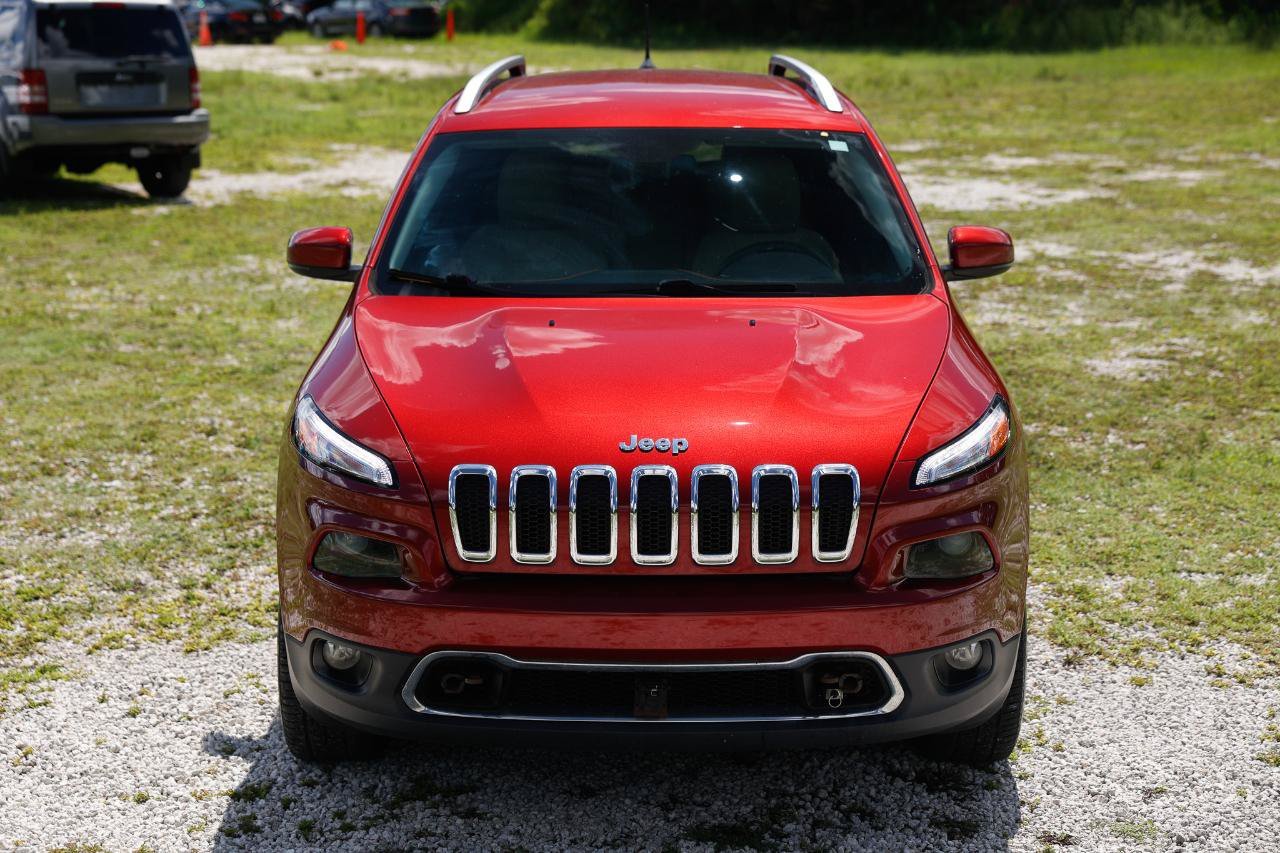 Used 2017 Jeep Cherokee Limited w/ Luxury Group AWD/4WD image 15