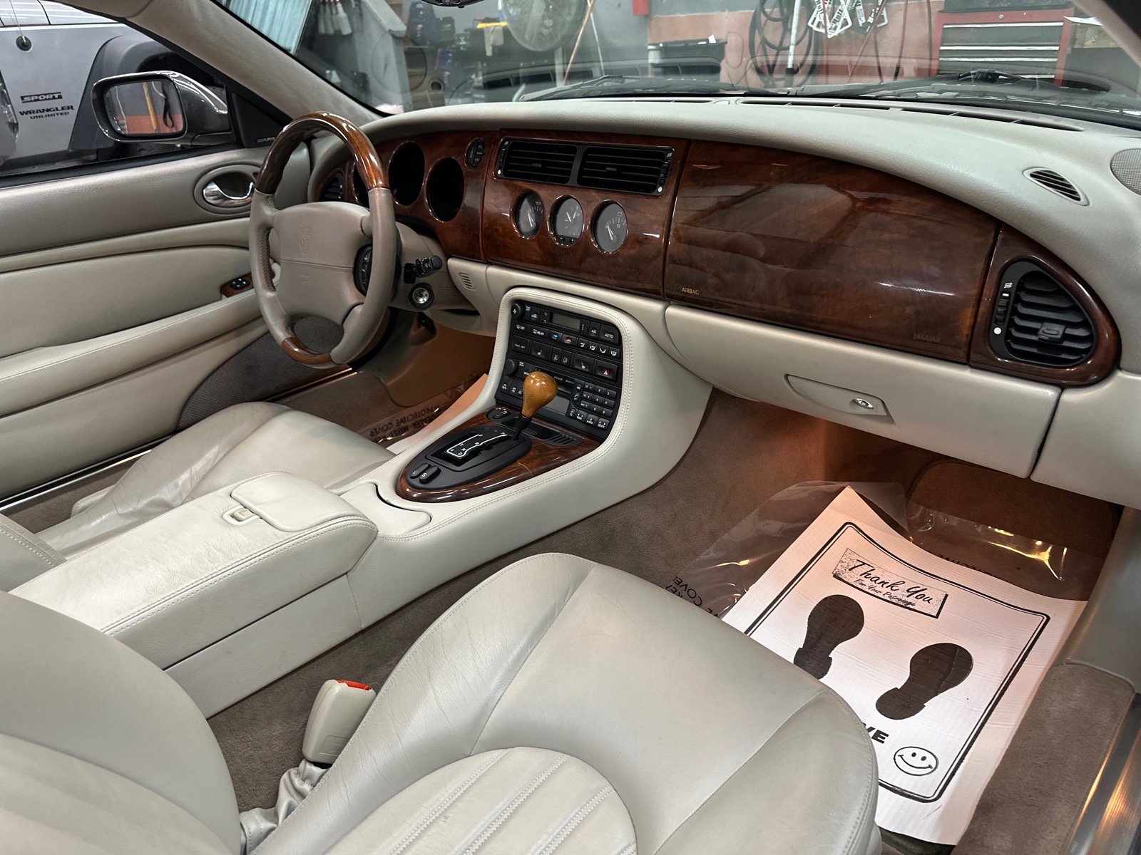 Used 2001 Jaguar XK8 Convertible image 30