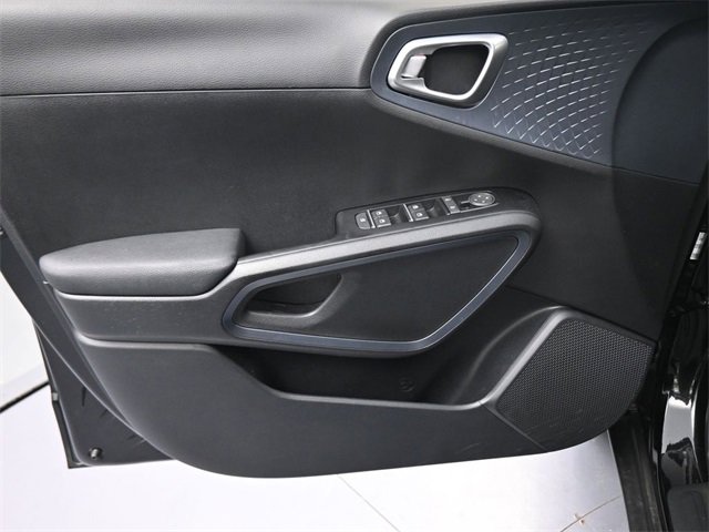 Used 2025 Kia Soul EX image 17